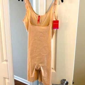 Spanx Thinstincts Open Bust Mid-thigh Bodysuit
